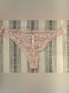 NWT Victoria's Secret Dream Angels Allure Floral Lace Thong - Light Pink/Beige